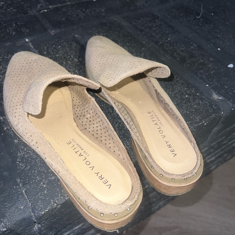 Women's flats